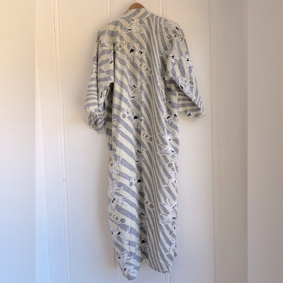 Vintage Japanese Kimono with Crane Pattern - Picture 2 of 4